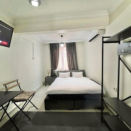 Mr Miller Suite Истанбул Екстериор снимка