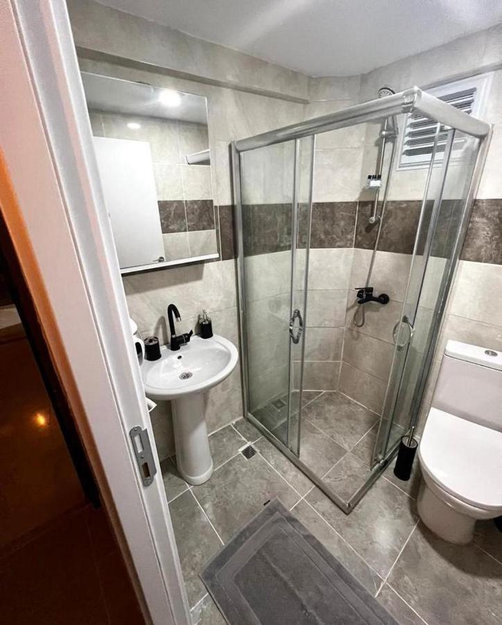 Mr Miller Suite Истанбул Екстериор снимка