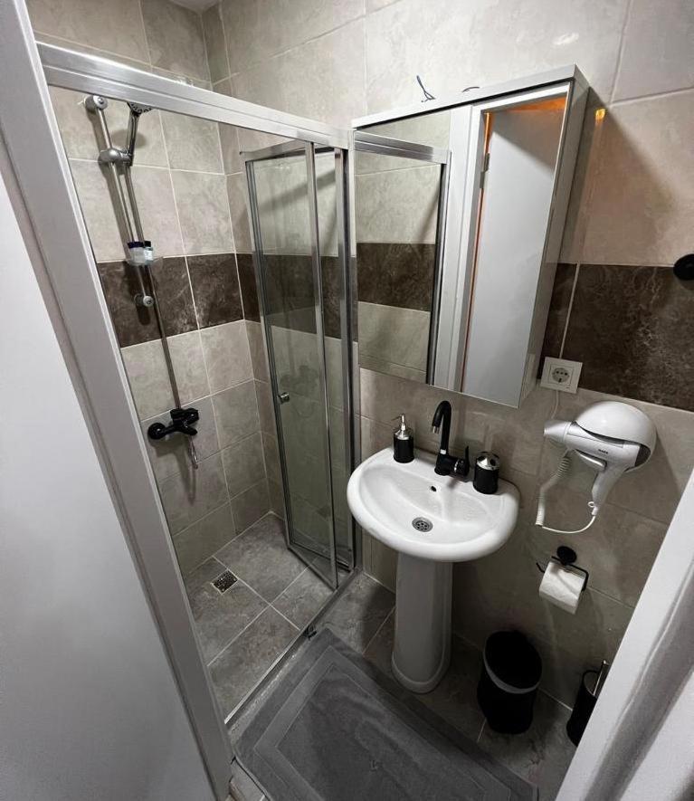 Mr Miller Suite Истанбул Екстериор снимка