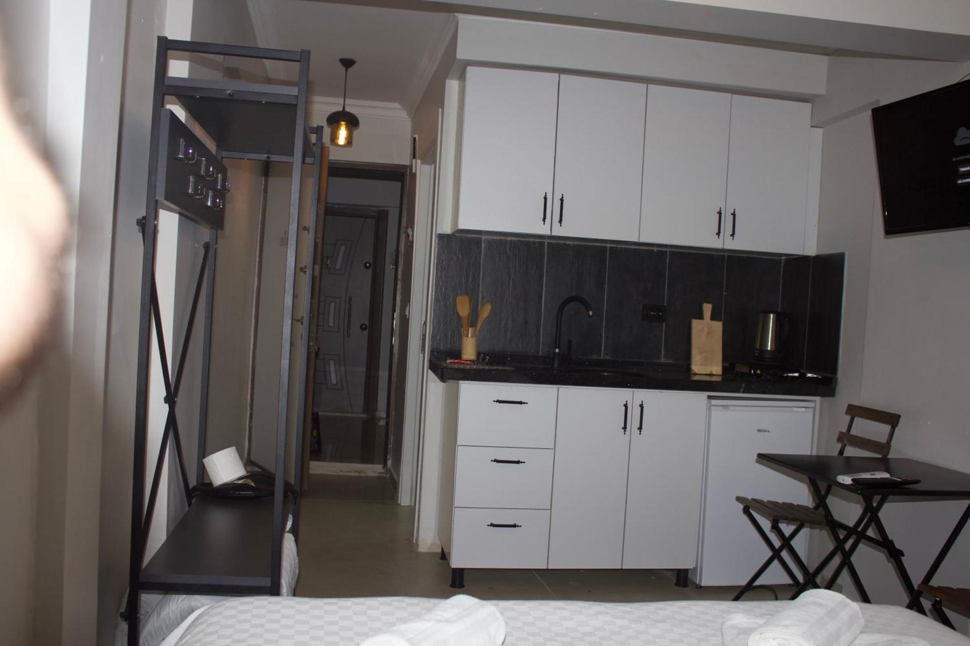 Mr Miller Suite Истанбул Екстериор снимка